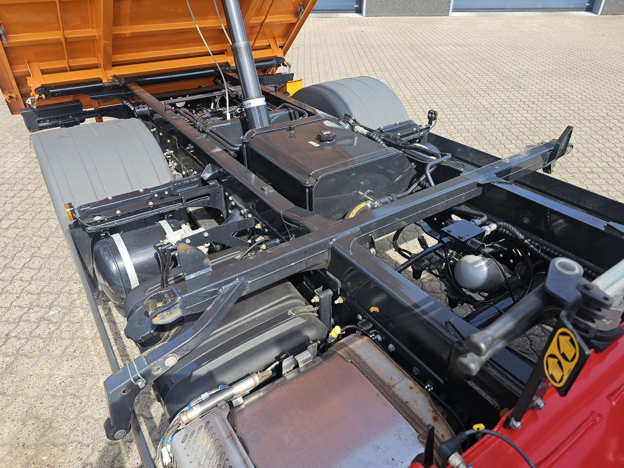 Tipvogn lastbil, Lastbil med kran MAN TGL 8.220: billede 26