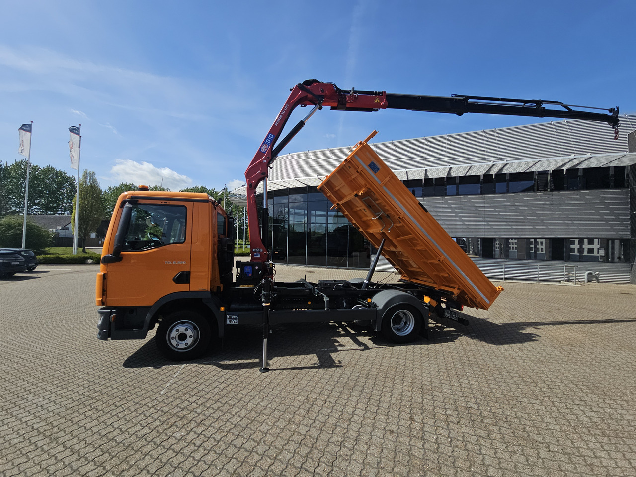 Tipvogn lastbil, Lastbil med kran MAN TGL 8.220: billede 23