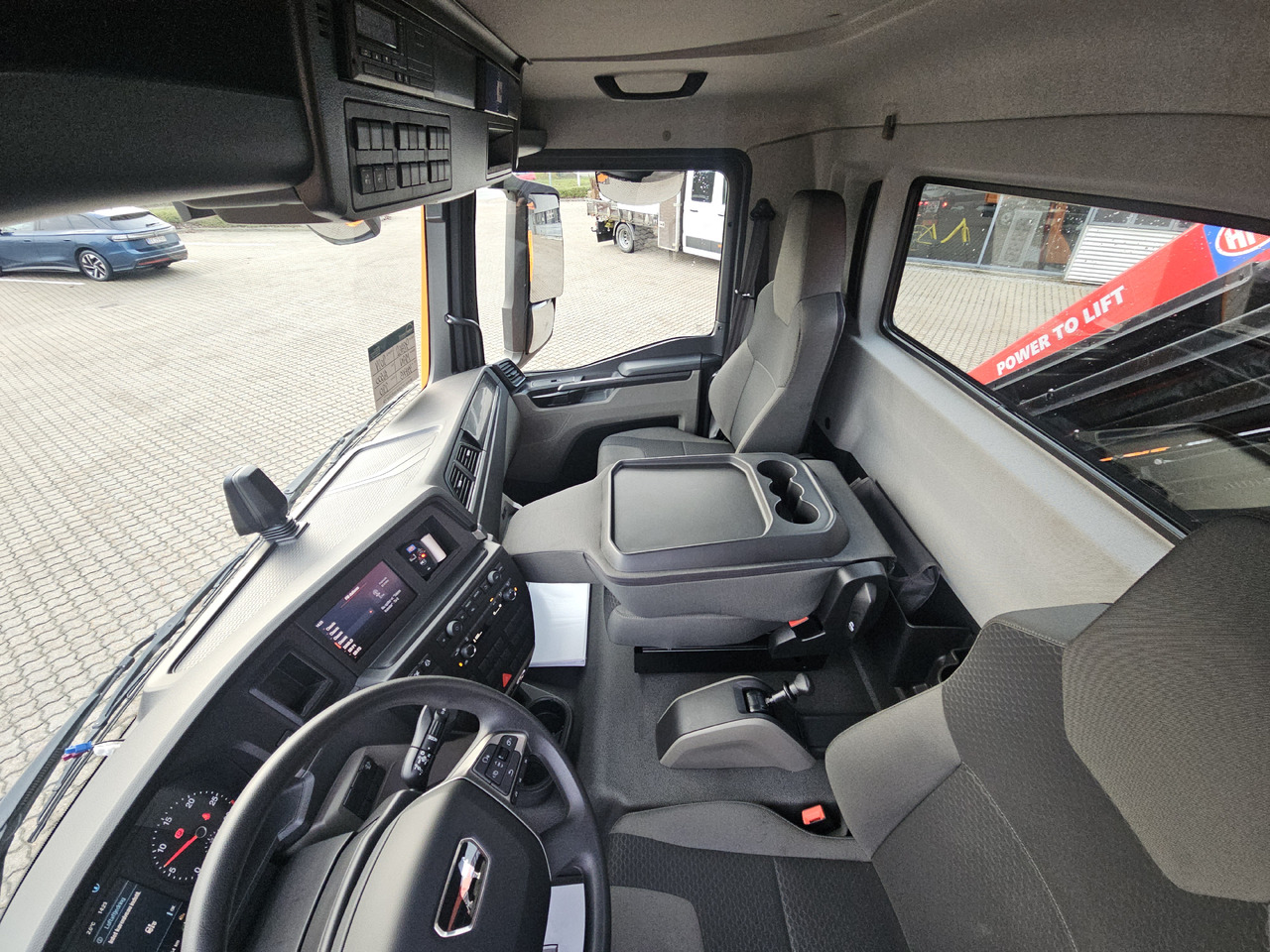 Tipvogn lastbil, Lastbil med kran MAN TGL 8.220: billede 17