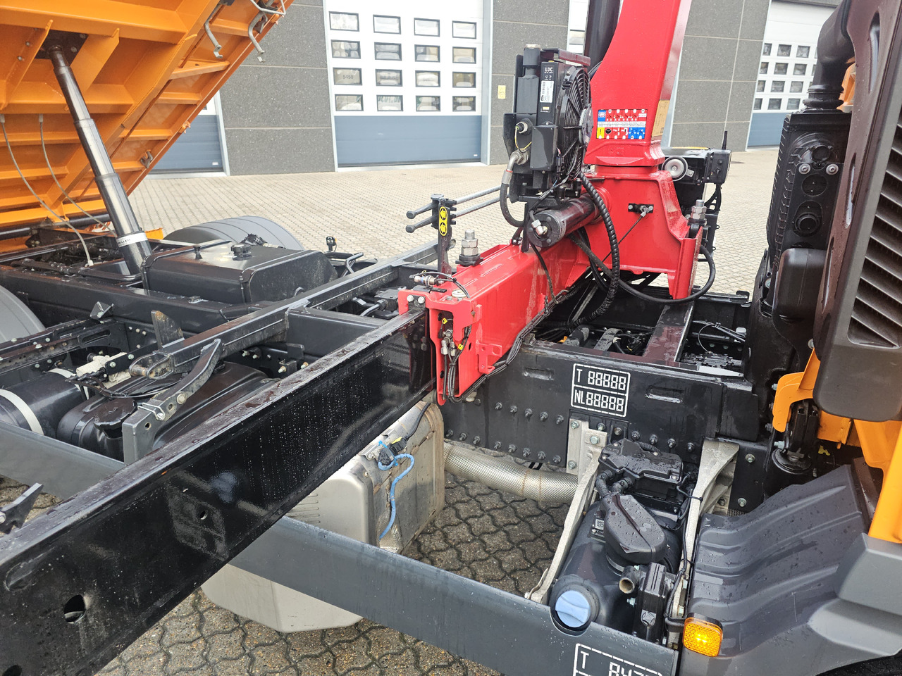 Tipvogn lastbil, Lastbil med kran MAN TGL 8.220: billede 11