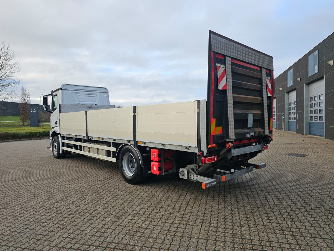 Mercedes Actros 1845 - Lastbil med lad: billede 4 Mercedes Actros 1845 - Lastbil med lad: billede 4