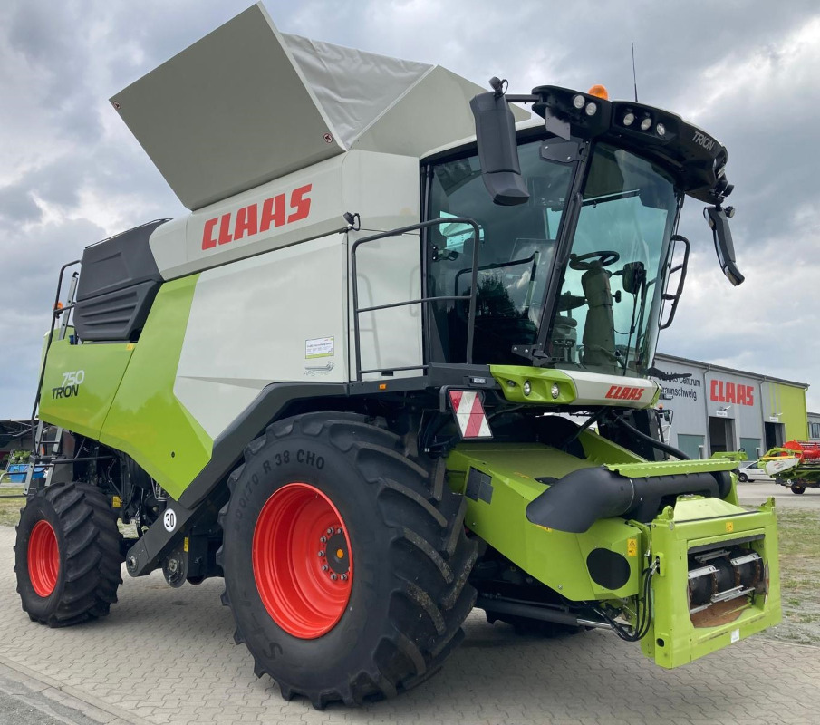 Leje en CLAAS Trion 750 CLAAS Trion 750: billede 8