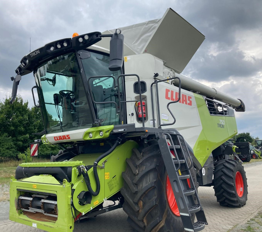 Leje en CLAAS Trion 750 CLAAS Trion 750: billede 10