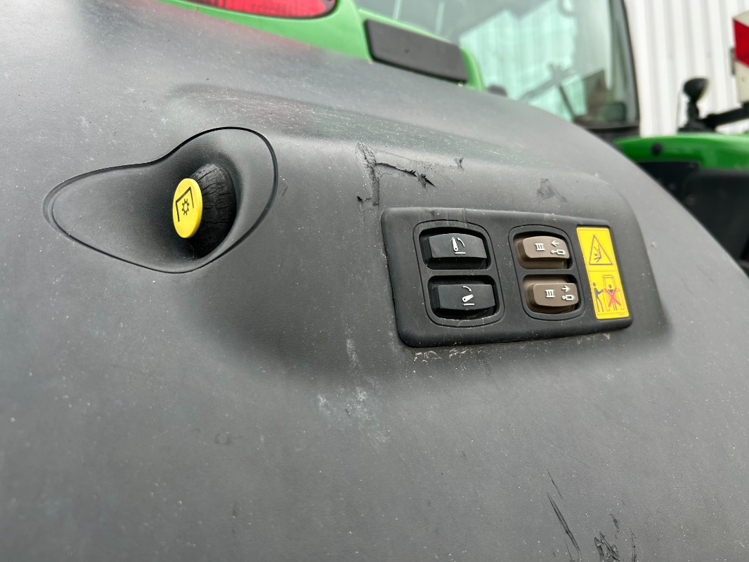 John Deere 6215R - Traktor: billede 3 John Deere 6215R - Traktor: billede 3