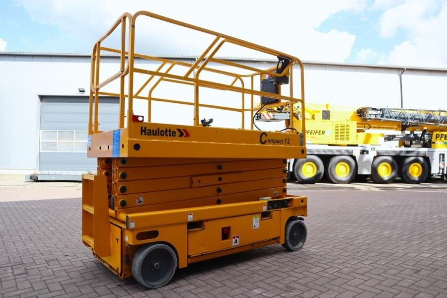 Haulotte Compact 12 Electric, 12m Working Height, 300kg Cap - Sakselift: billede 2 Haulotte Compact 12 Electric, 12m Working Height, 300kg Cap - Sakselift: billede 2