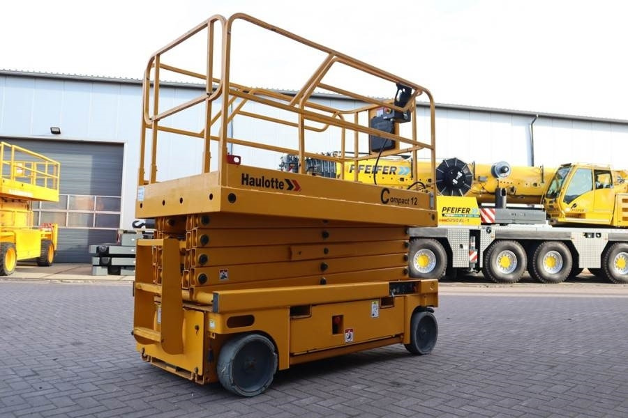 Haulotte Compact 12 Electric, 12m Working Height, 300kg Cap - Sakselift: billede 2 Haulotte Compact 12 Electric, 12m Working Height, 300kg Cap - Sakselift: billede 2