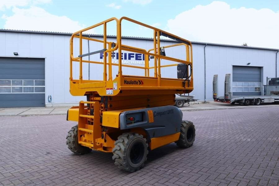 Haulotte Compact 12RTE Electric, 12m Working Height, 450kg - Sakselift: billede 2 Haulotte Compact 12RTE Electric, 12m Working Height, 450kg - Sakselift: billede 2
