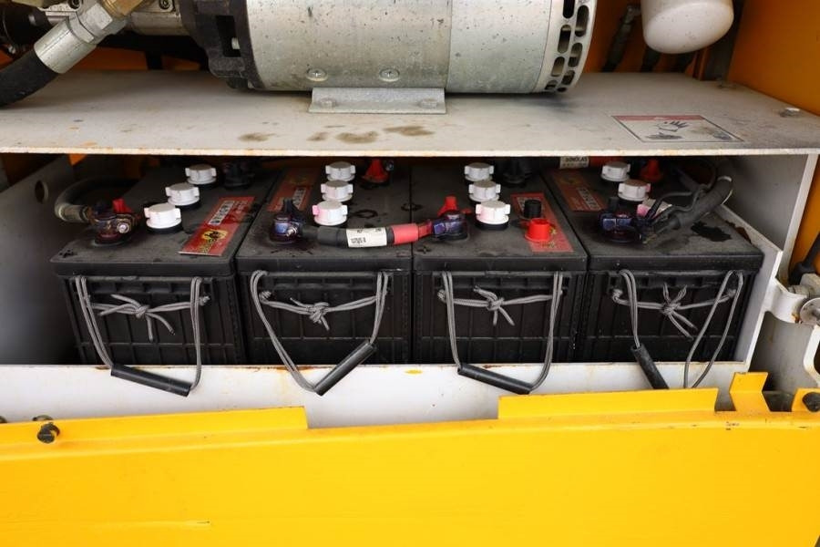 Haulotte Compact 12RTE Electric, 12m Working Height, 450kg - Sakselift: billede 4 Haulotte Compact 12RTE Electric, 12m Working Height, 450kg - Sakselift: billede 4