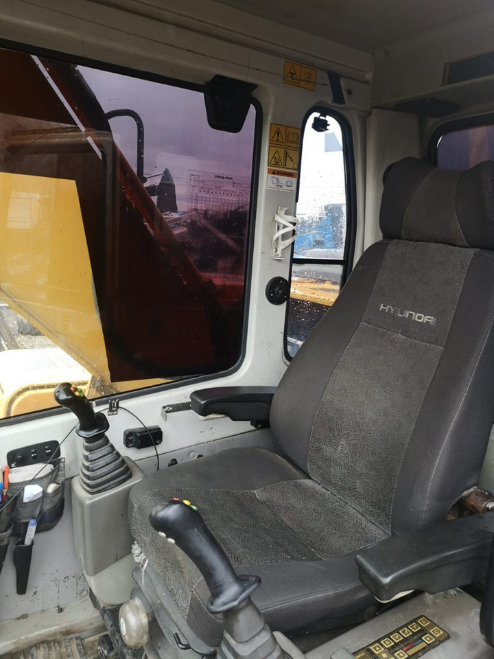 HYUNDAI 210 - Hjulgravemaskine: billede 3 HYUNDAI 210 - Hjulgravemaskine: billede 3