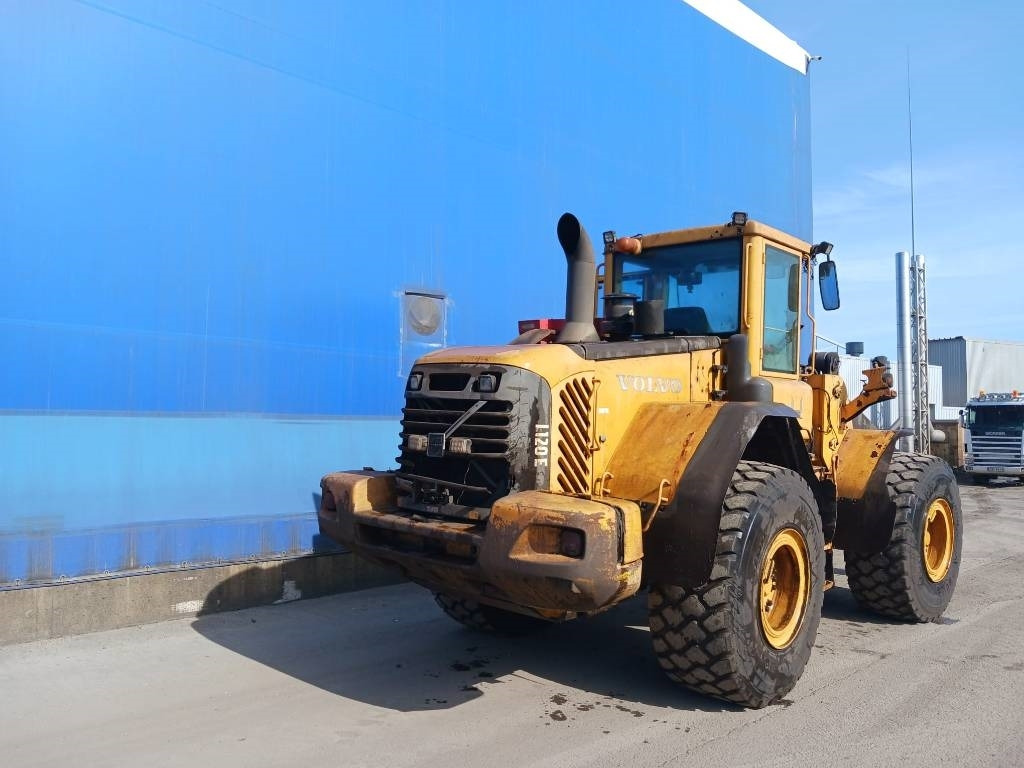 Volvo L 120 E - Gummihjulslæsser: billede 4 Volvo L 120 E - Gummihjulslæsser: billede 4