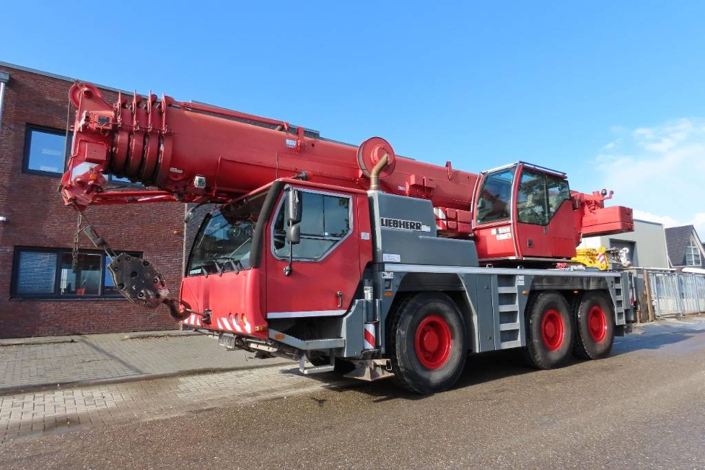 Liebherr LTM 1055-3.2 - Alle terræn kran: billede 1 Liebherr LTM 1055-3.2 - Alle terræn kran: billede 1