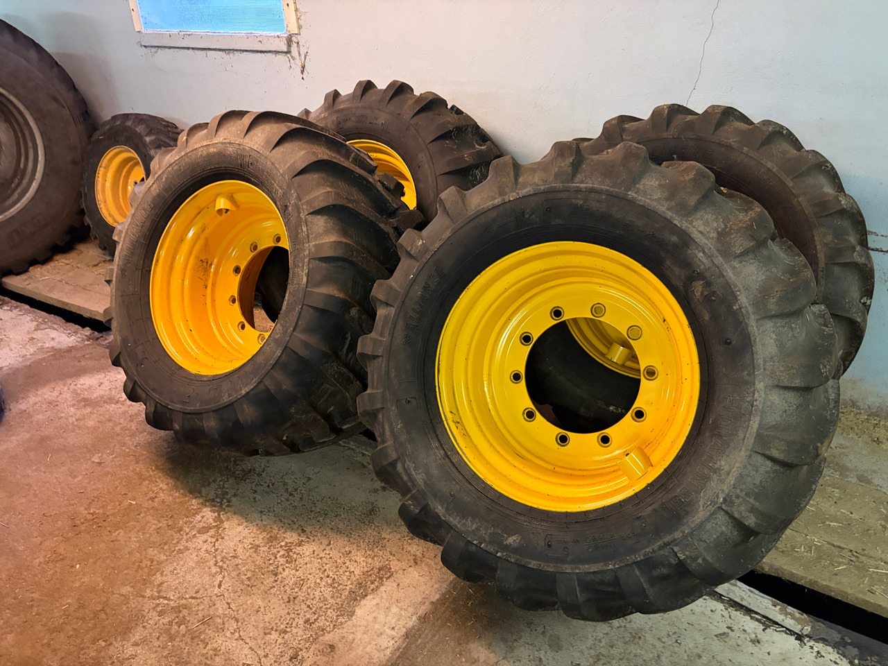 Alliance 550/45R22,5 - Dæk for Entreprenørmaskin: billede 1 Alliance 550/45R22,5 - Dæk for Entreprenørmaskin: billede 1