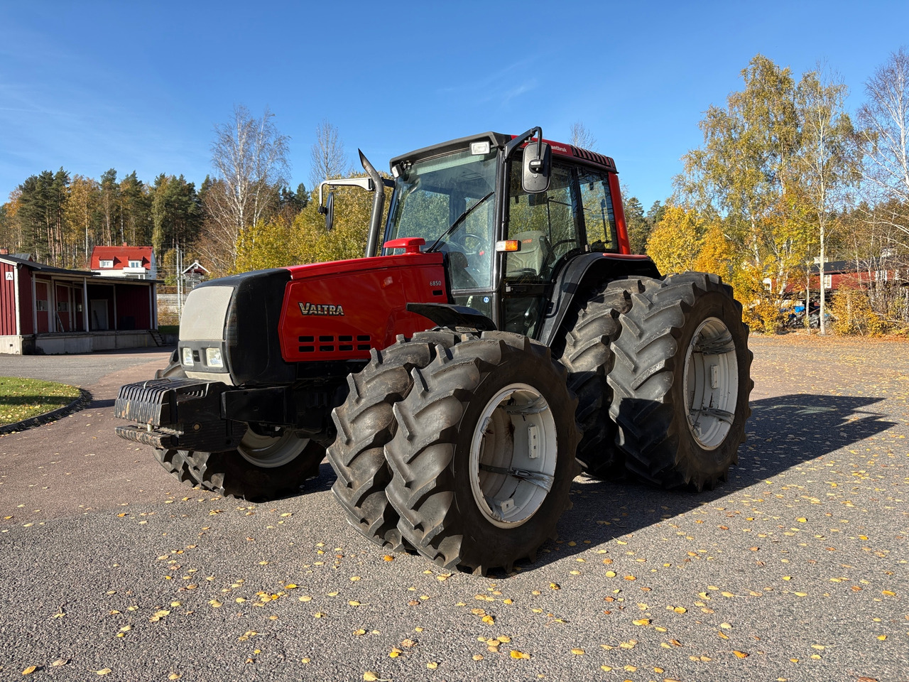 Valtra 6850-4 HiTech - Traktor: billede 1 Valtra 6850-4 HiTech - Traktor: billede 1