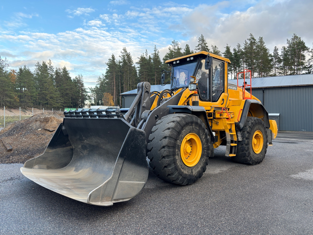 Volvo L180H - Gummihjulslæsser: billede 1 Volvo L180H - Gummihjulslæsser: billede 1