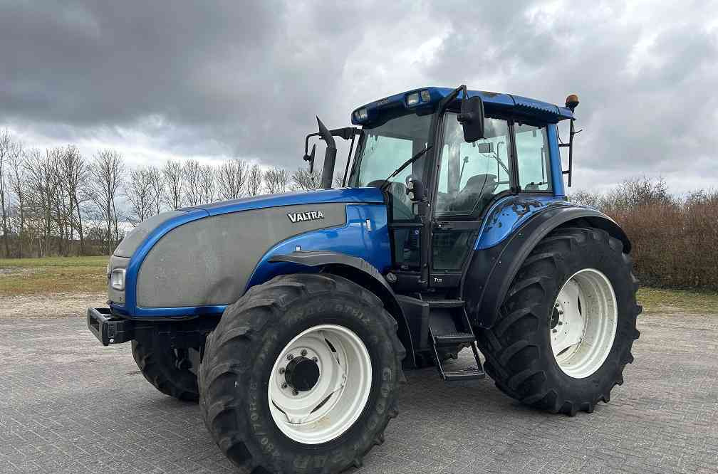 Valtra T130 trekker - Traktor: billede 1 Valtra T130 trekker - Traktor: billede 1