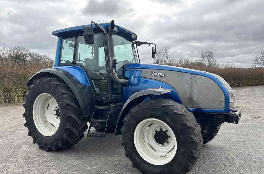 Valtra T130 trekker - Traktor: billede 4 Valtra T130 trekker - Traktor: billede 4