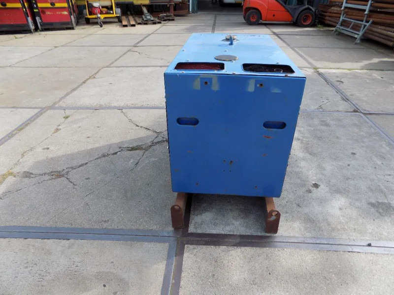 Lincoln Petbow panther 270 Lasdiesel - Strømgenerator: billede 5 Lincoln Petbow panther 270 Lasdiesel - Strømgenerator: billede 5