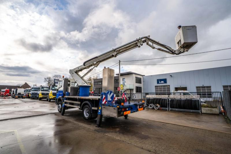 Iveco 130E18 + COMET 165 TA - Lastbil med mandskabslift: billede 4 Iveco 130E18 + COMET 165 TA - Lastbil med mandskabslift: billede 4