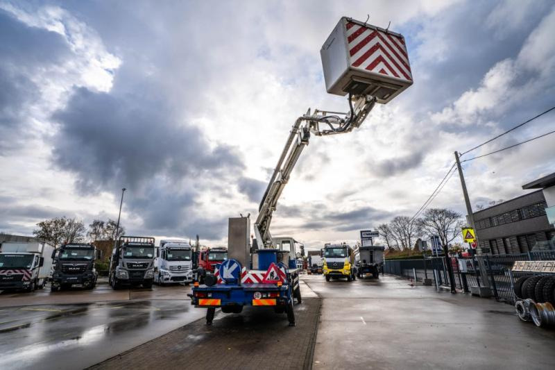 Iveco 130E18 + COMET 165 TA - Lastbil med mandskabslift: billede 3 Iveco 130E18 + COMET 165 TA - Lastbil med mandskabslift: billede 3