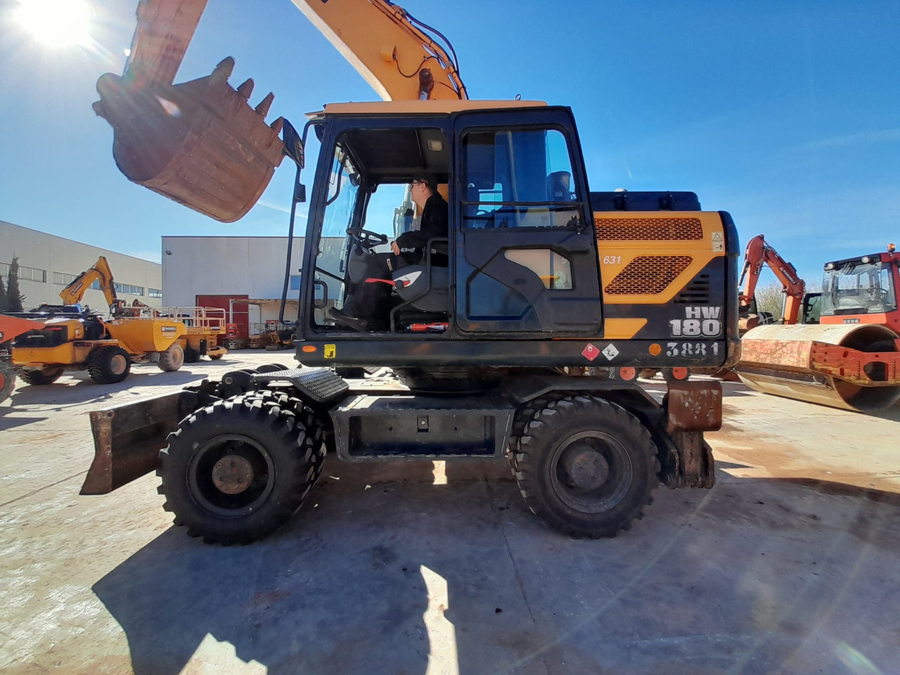 HYUNDAI HW180 - Hjulgravemaskine: billede 2 HYUNDAI HW180 - Hjulgravemaskine: billede 2