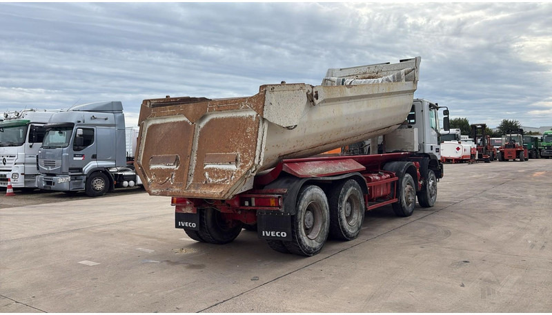 Iveco EUROTRAKKER 320 E 35 (GRAND PONT / LAMES / POMPE MANUELLE / 8X4 / CURSOR 8) - Tipvogn lastbil: billede 5 Iveco EUROTRAKKER 320 E 35 (GRAND PONT / LAMES / POMPE MANUELLE / 8X4 / CURSOR 8) - Tipvogn lastbil: billede 5