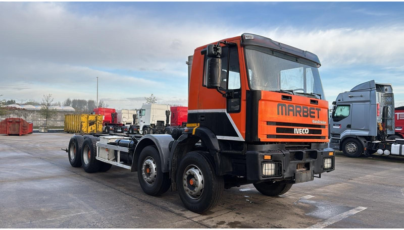 Iveco EUROTRAKKER 340 E 34 (POMPE MANUELLE / GRAND PONT / LAMES / MANUAL PUMP / BIG AXLE / STEEL SUSP.) - Lastbil chassis: billede 3 Iveco EUROTRAKKER 340 E 34 (POMPE MANUELLE / GRAND PONT / LAMES / MANUAL PUMP / BIG AXLE / STEEL SUSP.) - Lastbil chassis: billede 3