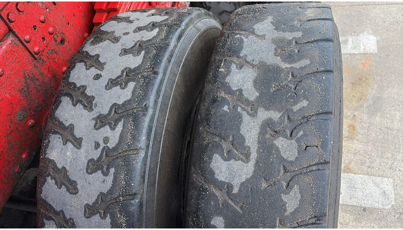 Leje en Iveco Eurotrakker 260 E 37 (POMPE MANUELLE / MANUAL PUMP / LAMES / STEEL SUSP. / BIG AXLE / GRANT PONT) Iveco Eurotrakker 260 E 37 (POMPE MANUELLE / MANUAL PUMP / LAMES / STEEL SUSP. / BIG AXLE / GRANT PONT): billede 11 Leje en Iveco Eurotrakker 260 E 37 (POMPE MANUELLE / MANUAL PUMP / LAMES / STEEL SUSP. / BIG AXLE / GRANT PONT) Iveco Eurotrakker 260 E 37 (POMPE MANUELLE / MANUAL PUMP / LAMES / STEEL SUSP. / BIG AXLE / GRANT PONT): billede 11