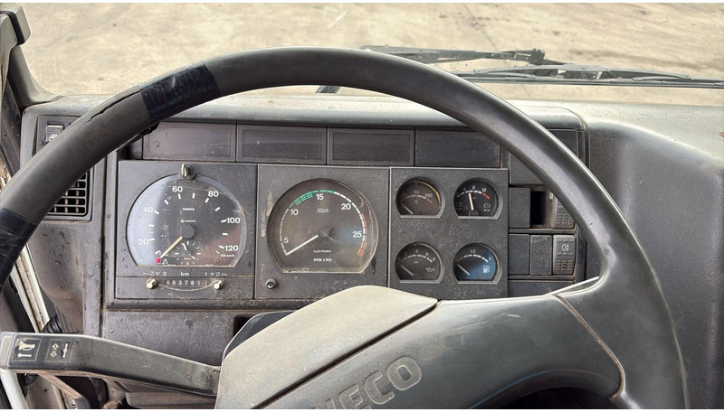 Leje en Iveco Eurotrakker 260 E 37 (POMPE MANUELLE / MANUAL PUMP / LAMES / STEEL SUSP. / BIG AXLE / GRANT PONT) Iveco Eurotrakker 260 E 37 (POMPE MANUELLE / MANUAL PUMP / LAMES / STEEL SUSP. / BIG AXLE / GRANT PONT): billede 19 Leje en Iveco Eurotrakker 260 E 37 (POMPE MANUELLE / MANUAL PUMP / LAMES / STEEL SUSP. / BIG AXLE / GRANT PONT) Iveco Eurotrakker 260 E 37 (POMPE MANUELLE / MANUAL PUMP / LAMES / STEEL SUSP. / BIG AXLE / GRANT PONT): billede 19