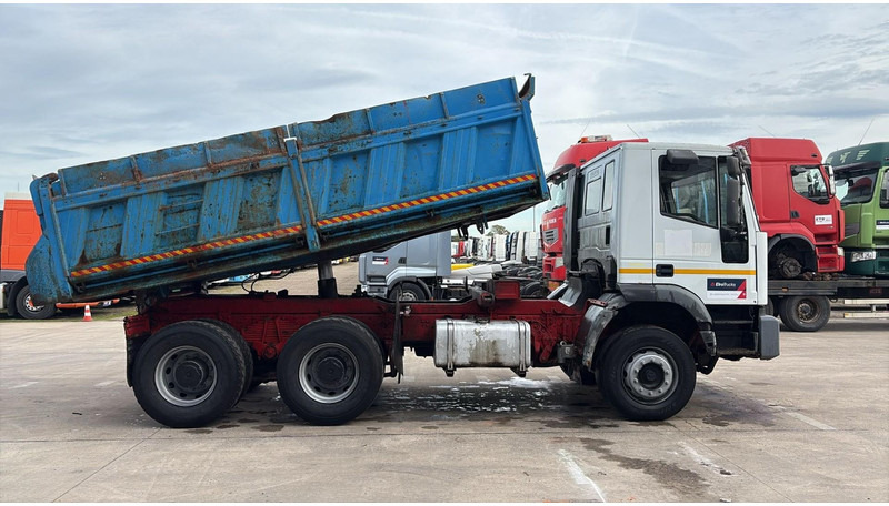 Iveco Eurotrakker 260 E 37 (POMPE MANUELLE / MANUAL PUMP / LAMES / STEEL SUSP. / BIG AXLE / GRANT PONT) - Tipvogn lastbil: billede 3 Iveco Eurotrakker 260 E 37 (POMPE MANUELLE / MANUAL PUMP / LAMES / STEEL SUSP. / BIG AXLE / GRANT PONT) - Tipvogn lastbil: billede 3