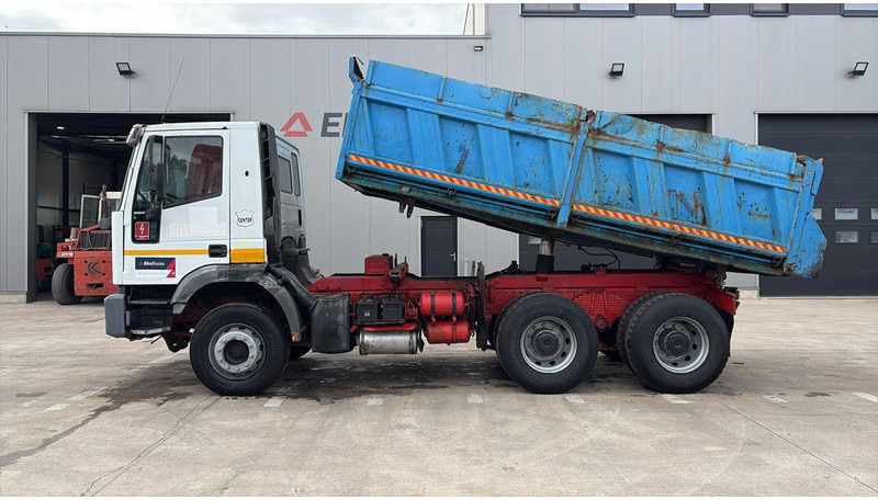 Leje en Iveco Eurotrakker 260 E 37 (POMPE MANUELLE / MANUAL PUMP / LAMES / STEEL SUSP. / BIG AXLE / GRANT PONT) Iveco Eurotrakker 260 E 37 (POMPE MANUELLE / MANUAL PUMP / LAMES / STEEL SUSP. / BIG AXLE / GRANT PONT): billede 7 Leje en Iveco Eurotrakker 260 E 37 (POMPE MANUELLE / MANUAL PUMP / LAMES / STEEL SUSP. / BIG AXLE / GRANT PONT) Iveco Eurotrakker 260 E 37 (POMPE MANUELLE / MANUAL PUMP / LAMES / STEEL SUSP. / BIG AXLE / GRANT PONT): billede 7