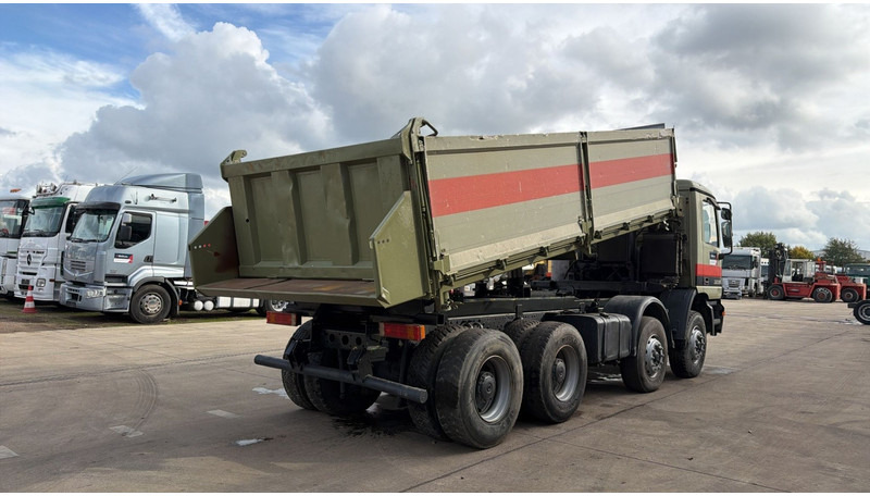 Mercedes-Benz Actros 3235 (EPS / LAMES / GRAND PONT / STEEL SUSP. / 3 PEDALES / MP1) - Tipvogn lastbil: billede 4 Mercedes-Benz Actros 3235 (EPS / LAMES / GRAND PONT / STEEL SUSP. / 3 PEDALES / MP1) - Tipvogn lastbil: billede 4
