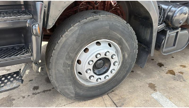 Leje en Renault Kerax 385 (POMPE MANUELLE / MANUAL PUMP / 6X4 / LAMES / GRAND PONT) Renault Kerax 385 (POMPE MANUELLE / MANUAL PUMP / 6X4 / LAMES / GRAND PONT): billede 11