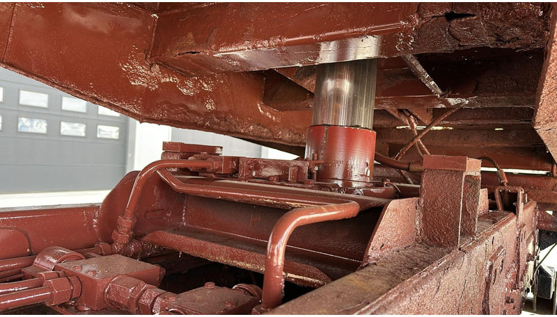 Leje en Renault Kerax 385 (POMPE MANUELLE / MANUAL PUMP / 6X4 / LAMES / GRAND PONT) Renault Kerax 385 (POMPE MANUELLE / MANUAL PUMP / 6X4 / LAMES / GRAND PONT): billede 12