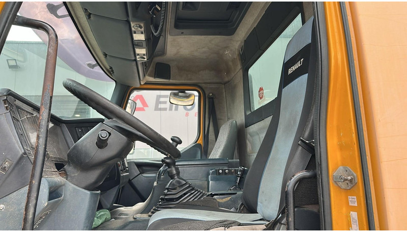 Leje en Renault Kerax 385 (POMPE MANUELLE / MANUAL PUMP / 6X4 / LAMES / GRAND PONT) Renault Kerax 385 (POMPE MANUELLE / MANUAL PUMP / 6X4 / LAMES / GRAND PONT): billede 13