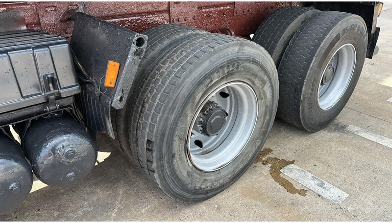 Leje en Renault Kerax 385 (POMPE MANUELLE / MANUAL PUMP / 6X4 / LAMES / GRAND PONT) Renault Kerax 385 (POMPE MANUELLE / MANUAL PUMP / 6X4 / LAMES / GRAND PONT): billede 9