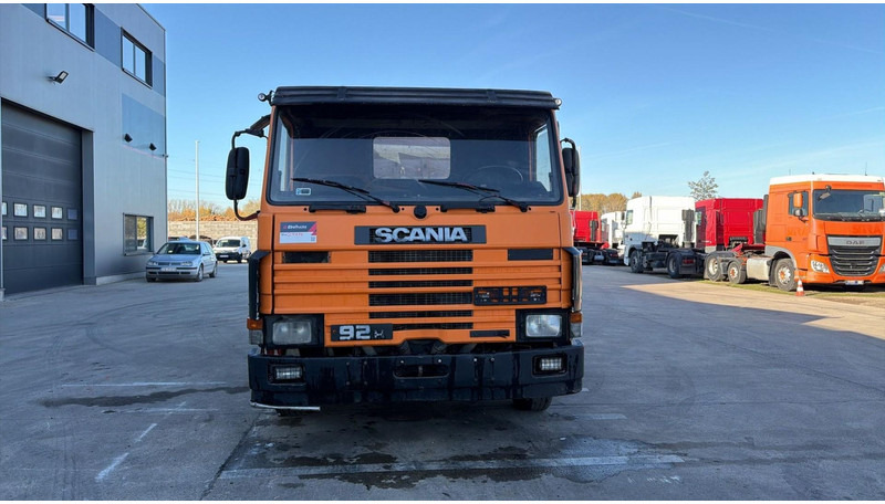 Scania 92 M (MANUAL PUMP / 6X4 / STEEL SUSP. / LAMES / POMPE MANUELLE) - Tipvogn lastbil: billede 2 Scania 92 M (MANUAL PUMP / 6X4 / STEEL SUSP. / LAMES / POMPE MANUELLE) - Tipvogn lastbil: billede 2
