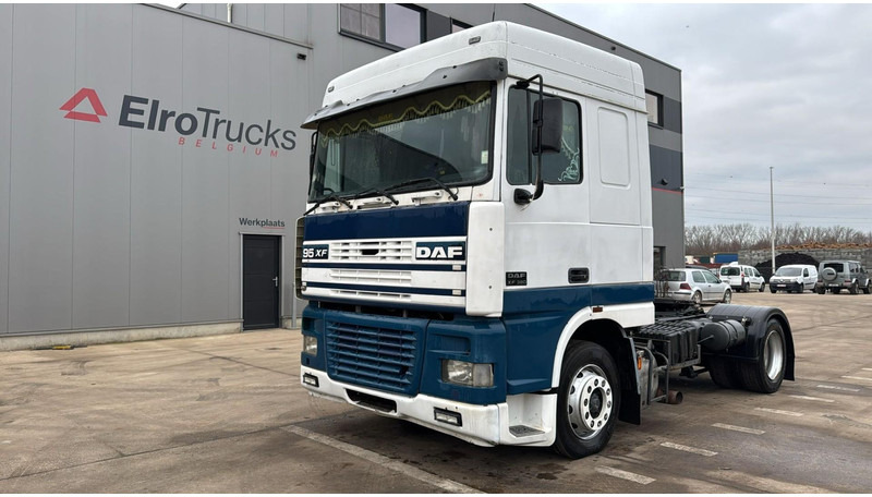 DAF XF 95.380 (EURO 2 / MANUAL GEARBOX / BOITE MANUELLE / TRES PROPRE / CLEAN TRUCK) - Trækker: billede 1 DAF XF 95.380 (EURO 2 / MANUAL GEARBOX / BOITE MANUELLE / TRES PROPRE / CLEAN TRUCK) - Trækker: billede 1