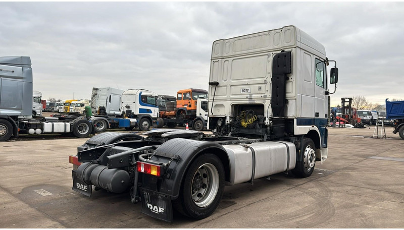 DAF XF 95.380 (EURO 2 / MANUAL GEARBOX / BOITE MANUELLE / TRES PROPRE / CLEAN TRUCK) - Trækker: billede 4 DAF XF 95.380 (EURO 2 / MANUAL GEARBOX / BOITE MANUELLE / TRES PROPRE / CLEAN TRUCK) - Trækker: billede 4