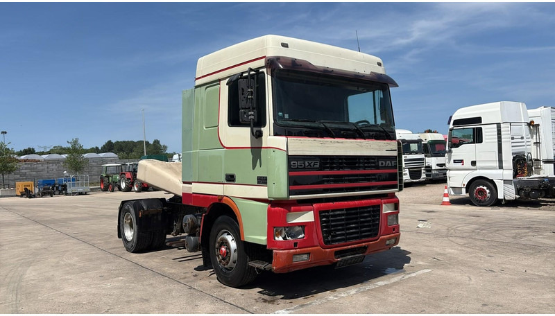 DAF XF 95.430 (EURO 3 / BOITE MANUELLE / MANUAL GEARBOX) - Trækker: billede 3 DAF XF 95.430 (EURO 3 / BOITE MANUELLE / MANUAL GEARBOX) - Trækker: billede 3