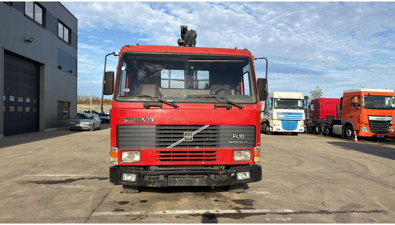Volvo FL 10 - 320 (MANUAL PUMP / STEEL SUSP. / CRANE / LAMES / POMPE MANUELLE) - Lastbil med lad, Lastbil med kran: billede 2 Volvo FL 10 - 320 (MANUAL PUMP / STEEL SUSP. / CRANE / LAMES / POMPE MANUELLE) - Lastbil med lad, Lastbil med kran: billede 2