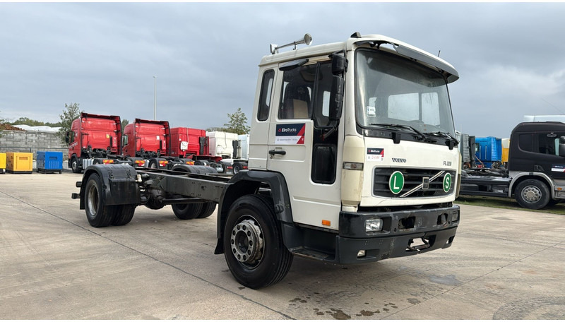 Lastbil chassis Volvo FL 220 (FULL STEEL SUSP. / 10 BOLTS / 18 TONS / VERY CLEAN CHASSIS !!! / CHASSIS 5.50M LENGHT): billede 6