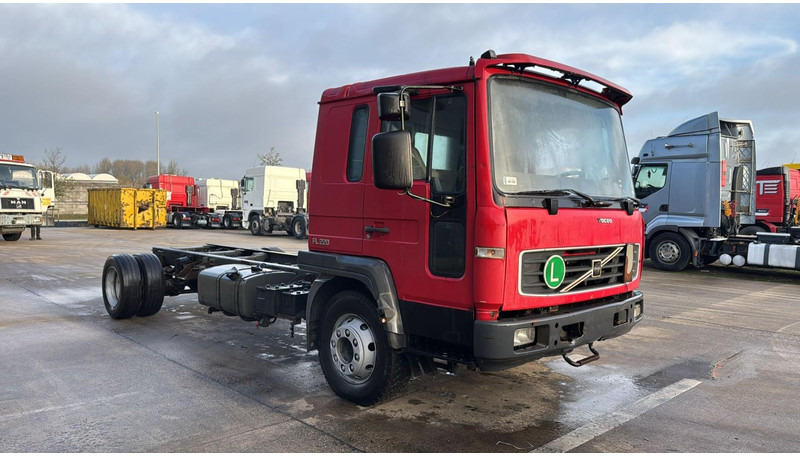 Volvo FL 220 (MANUAL GEARBOX / BOITE MANUELLE) - Lastbil chassis: billede 3 Volvo FL 220 (MANUAL GEARBOX / BOITE MANUELLE) - Lastbil chassis: billede 3