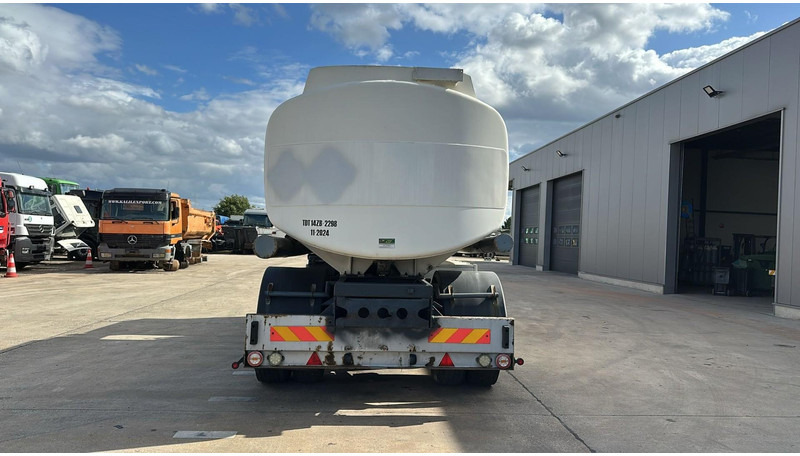 Volvo FL 6-18 (12400 LITERS / 3 COMPARTIMENTS / EURO 2 / STEEL SUSP. / LAMES) - Tankbil: billede 5 Volvo FL 6-18 (12400 LITERS / 3 COMPARTIMENTS / EURO 2 / STEEL SUSP. / LAMES) - Tankbil: billede 5