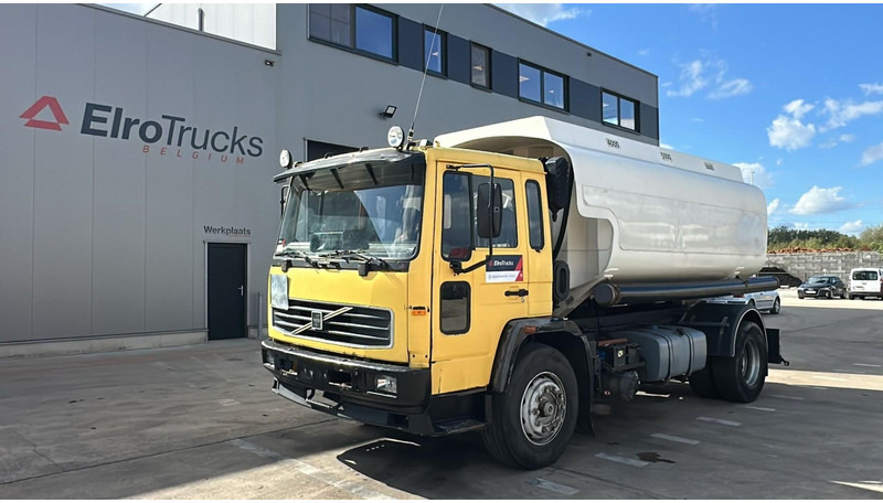 Volvo FL 6-18 (12400 LITERS / 3 COMPARTIMENTS / EURO 2 / STEEL SUSP. / LAMES) - Tankbil: billede 1 Volvo FL 6-18 (12400 LITERS / 3 COMPARTIMENTS / EURO 2 / STEEL SUSP. / LAMES) - Tankbil: billede 1