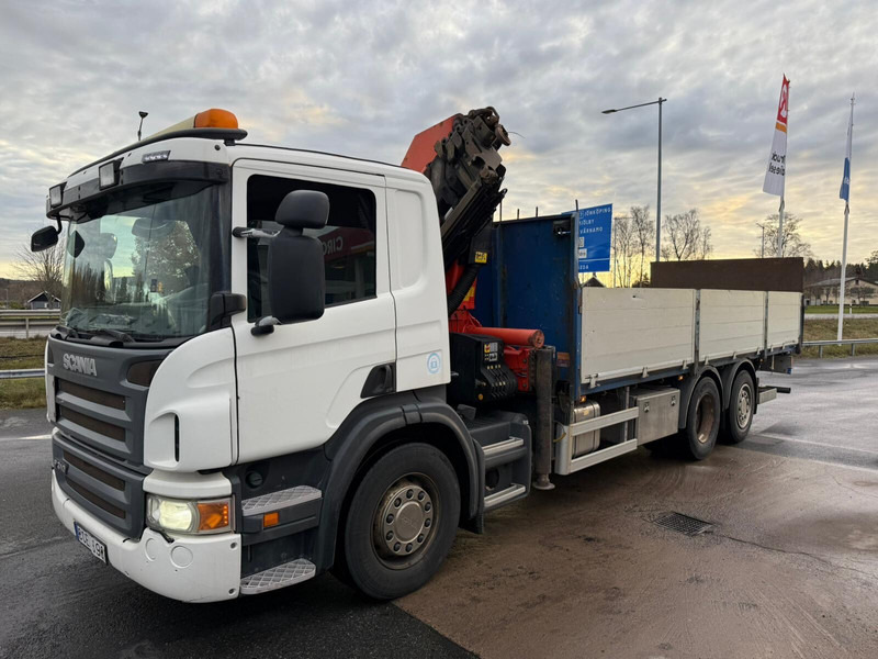 Scania P310 - Lastbil med lad, Lastbil med kran: billede 1 Scania P310 - Lastbil med lad, Lastbil med kran: billede 1