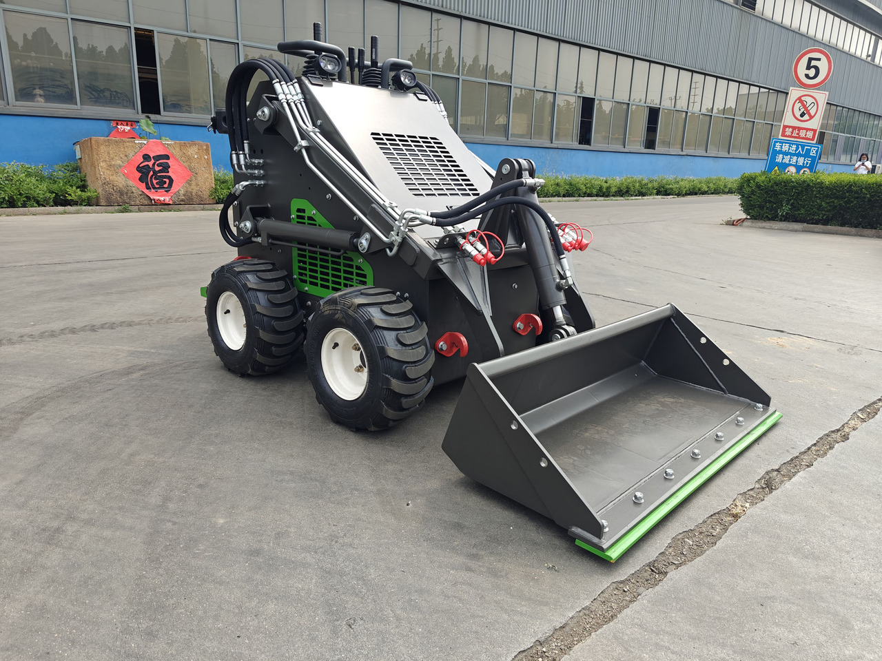 WCM-SL380 - Skridstyret minilæsser: billede 5 WCM-SL380 - Skridstyret minilæsser: billede 5