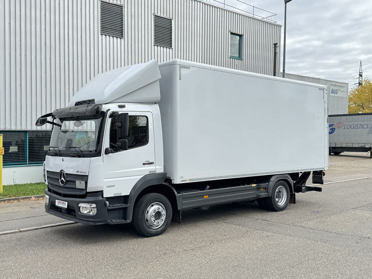 Mercedes-Benz Atego 1221 L Koffer 6,1m LBW AHK Klima TOP - Lastbil varevogn: billede 3 Mercedes-Benz Atego 1221 L Koffer 6,1m LBW AHK Klima TOP - Lastbil varevogn: billede 3