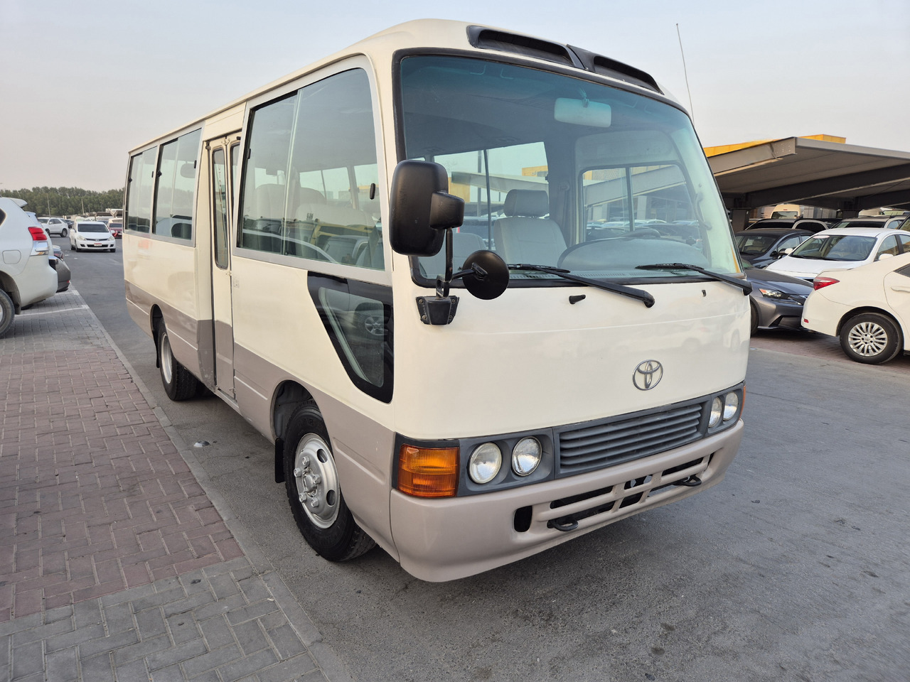 TOYOTA Coaster ... Nos bus -Originaires TOYOTA ...pas Chinois... T72 ... - Minibus, Persontransport: billede 1 TOYOTA Coaster ... Nos bus -Originaires TOYOTA ...pas Chinois... T72 ... - Minibus, Persontransport: billede 1