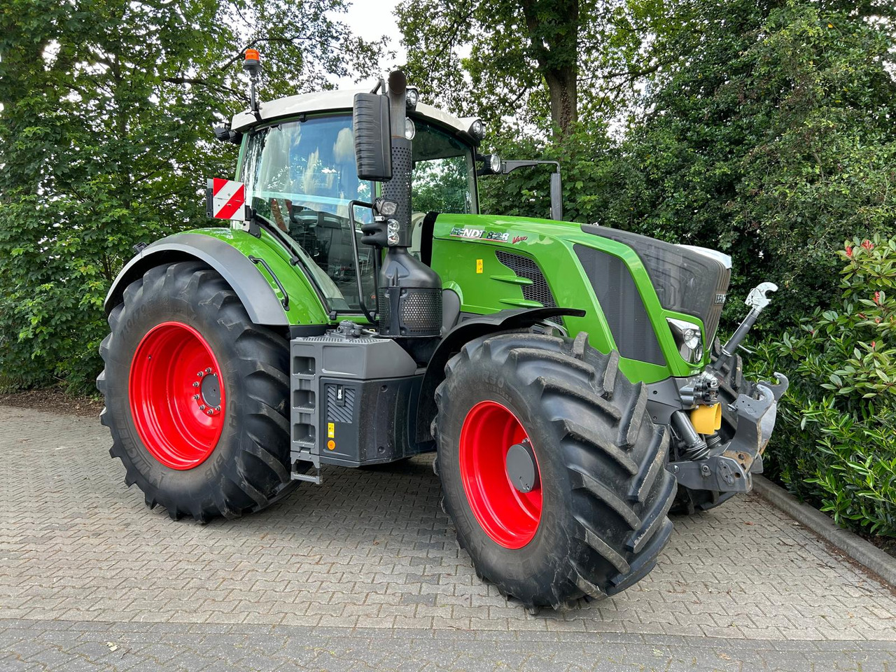 FENDT 828 Vario S4 ProfiPlus - Traktor: billede 3 FENDT 828 Vario S4 ProfiPlus - Traktor: billede 3