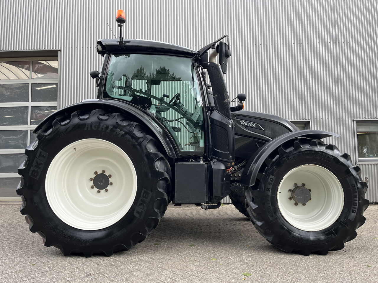 Valtra N174 Active - Traktor: billede 2 Valtra N174 Active - Traktor: billede 2